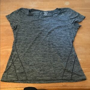 Reebok Women's Heathered Gray Short Sleeve Tee